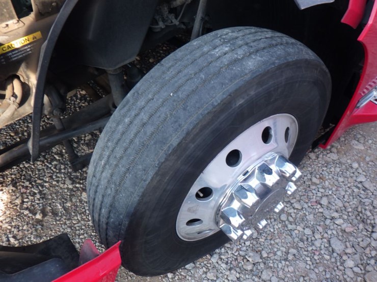 2021-volvo-vnl-760-image-21