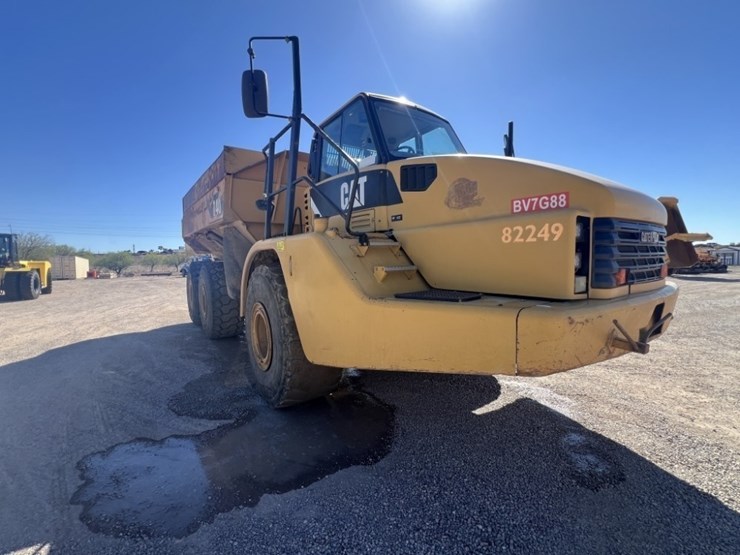 2010-caterpillar-740b-image-7