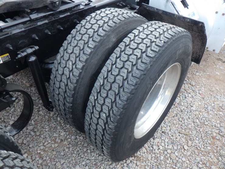 2018-peterbilt-579-image-5