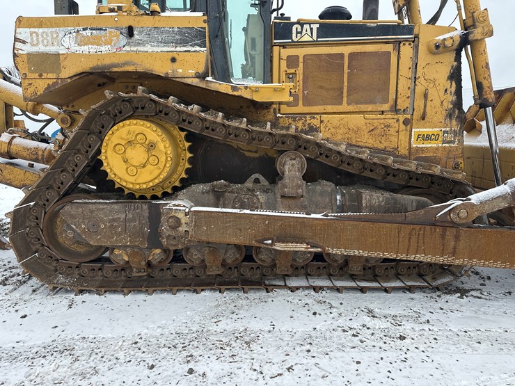 caterpillar-d8r-image-100