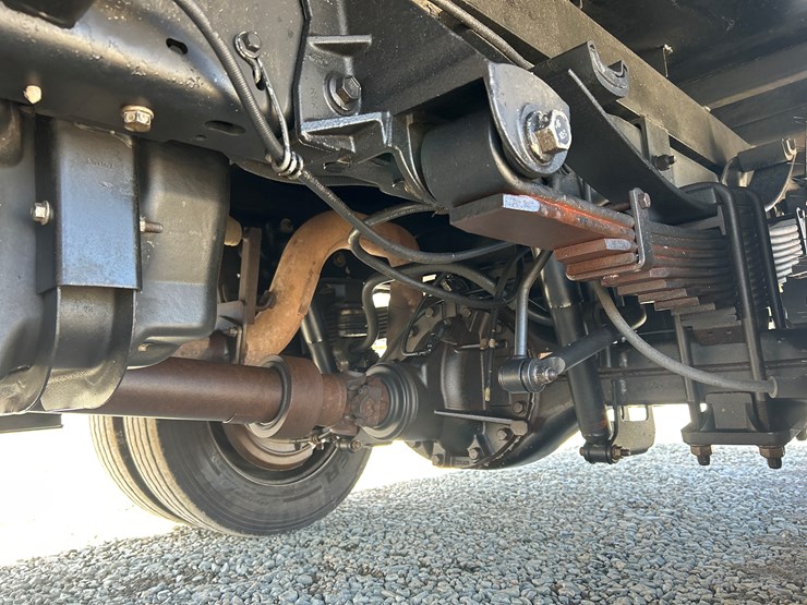 2011-ford-f550-image-39