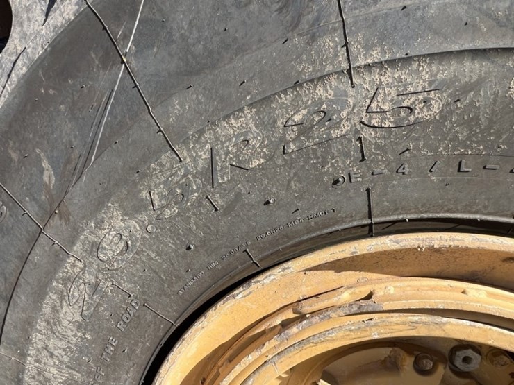 2013-caterpillar-740b-image-10