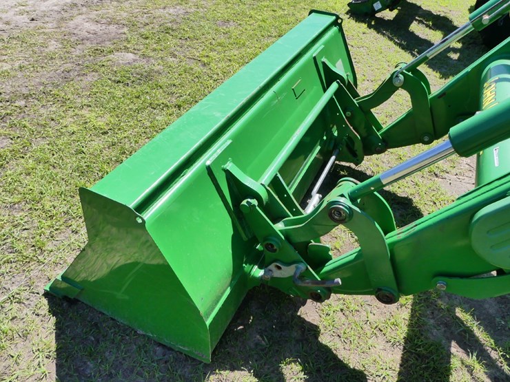 john-deere-6105d-image-11