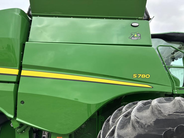 2022-john-deere-s780-image-11