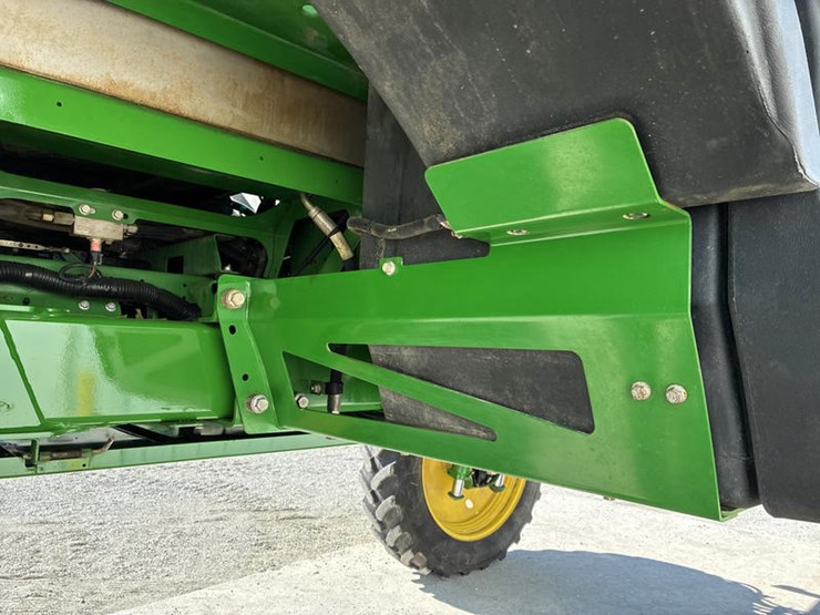 2018-john-deere-r4030-image-42