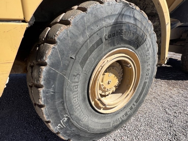 2013-caterpillar-740b-image-9