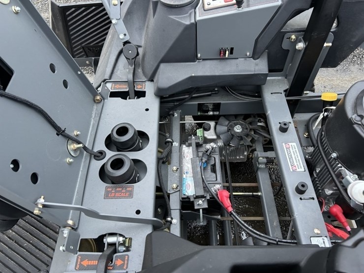 2023-spartan-srt-xde-zero-turn-mower-image-24