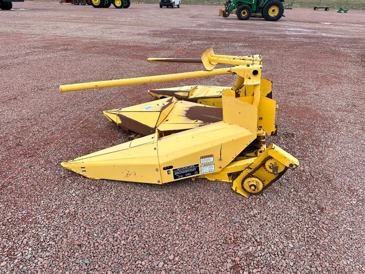 new-holland-824-image-6