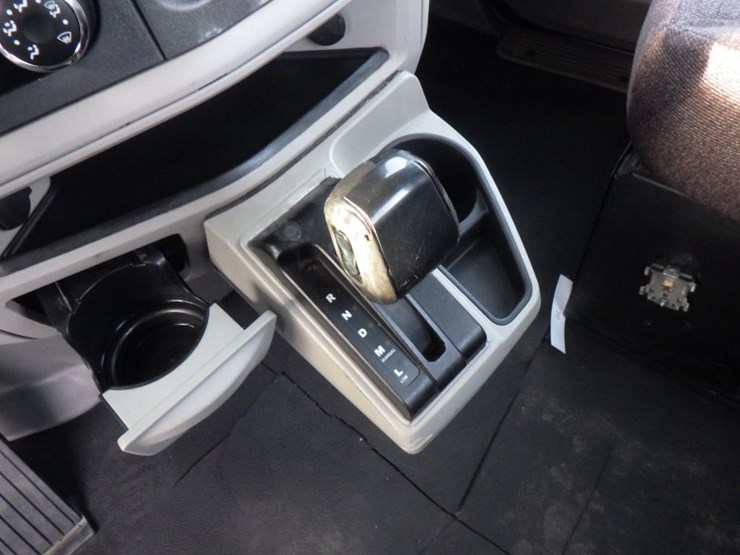 2018-peterbilt-579-image-17