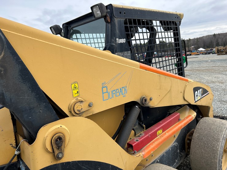 caterpillar-252b-image-15