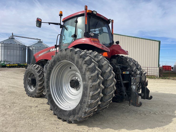 case-ih-magnum-370-cvt-image-3