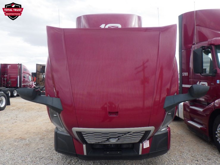 2024-volvo-vnl-300-image-21