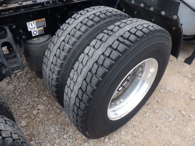 2022-kenworth-t680-image-7