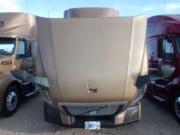 2019-volvo-vnl-300-image-20