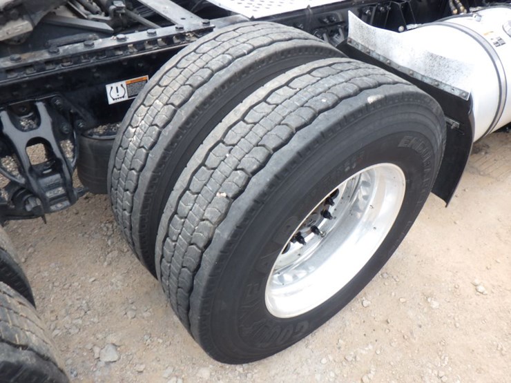 2023-kenworth-t680-image-5