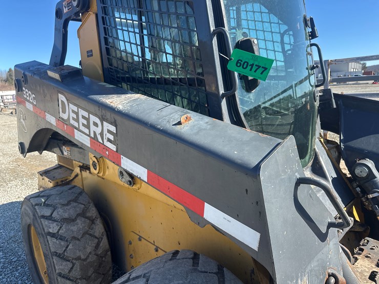 deere-332g-image-21