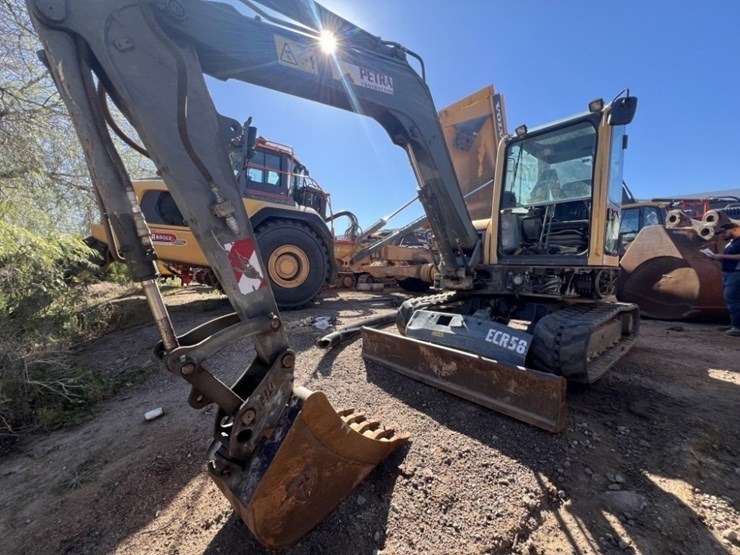 2013-volvo-ecr58-image-1