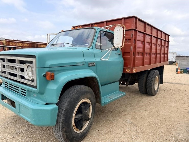 l2---1974-gmc-6500-grain-truck-image-2