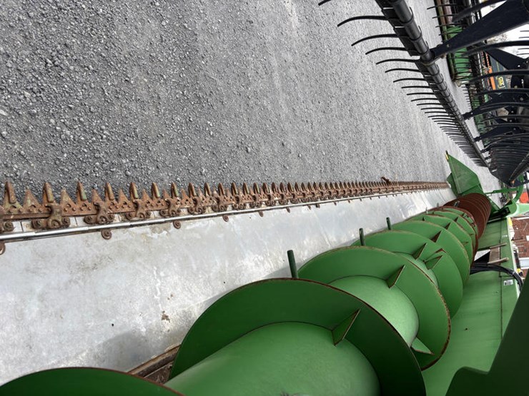 2010-john-deere-635f-image-4