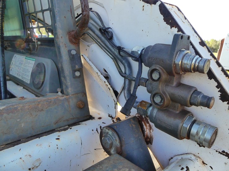 2013-bobcat-t190-image-11