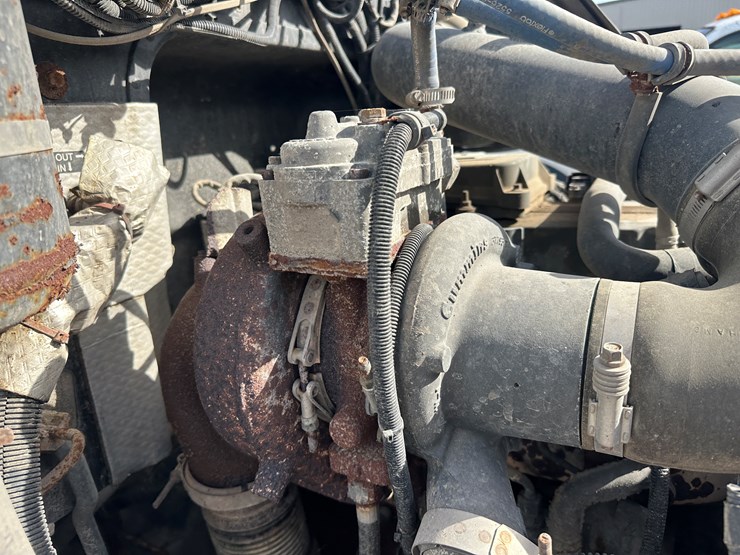 2015-peterbilt-337-image-44