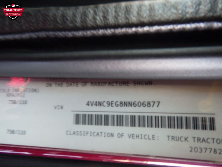 2022-volvo-vnl-300-image-17