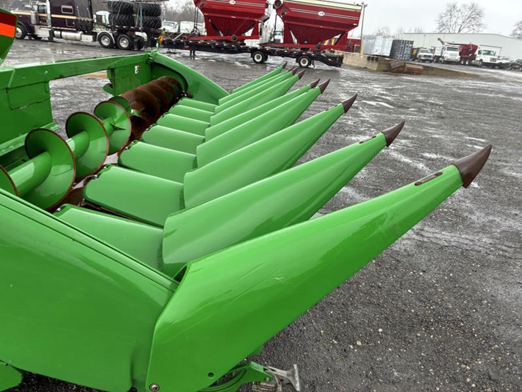 2008-john-deere-608c-image-17