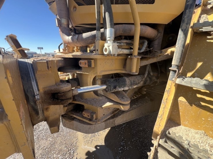 2013-caterpillar-740b-image-44