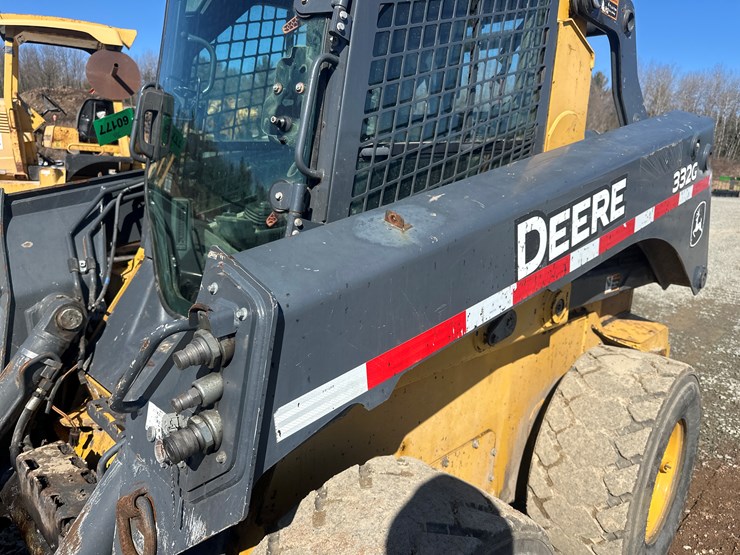 deere-332g-image-22