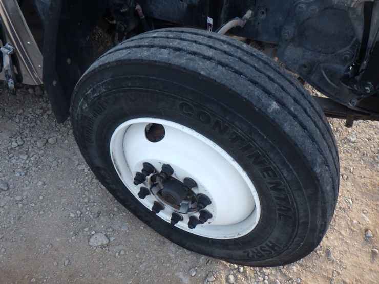 2014-freightliner-coronado-image-25