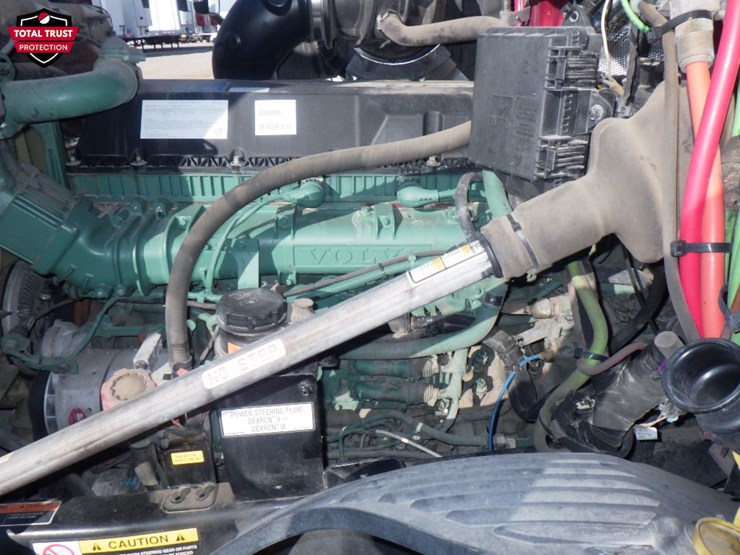 2022-volvo-vnl-300-image-22