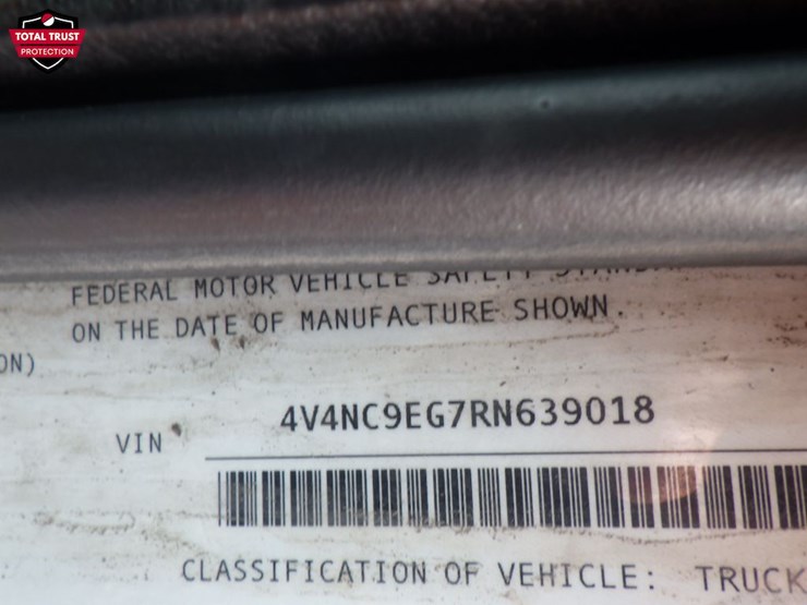 2024-volvo-vnl-300-image-18