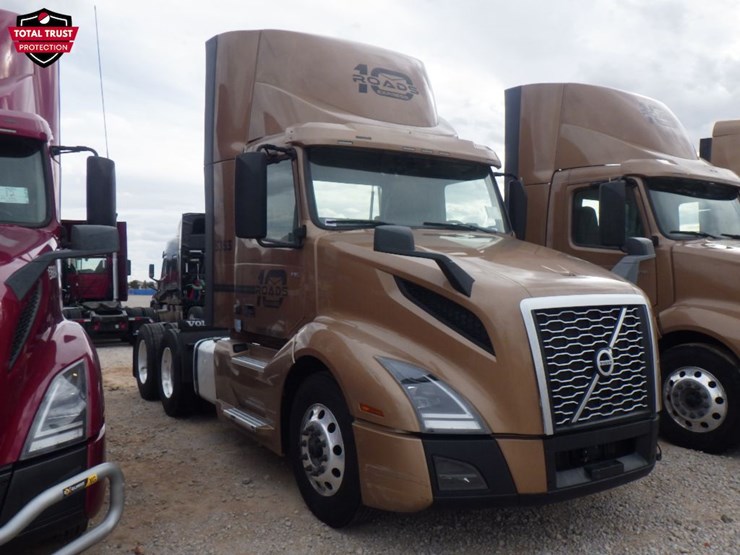 2023-volvo-vnl-300-image-4