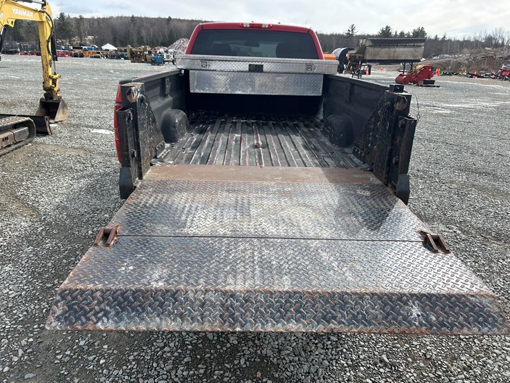 2012-chevrolet-silverado-2500-lt-image-23