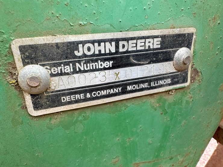 john-deere-235-image-35
