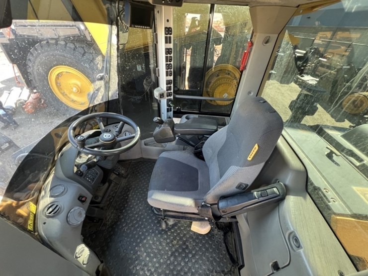 2020-volvo-l70h-image-25