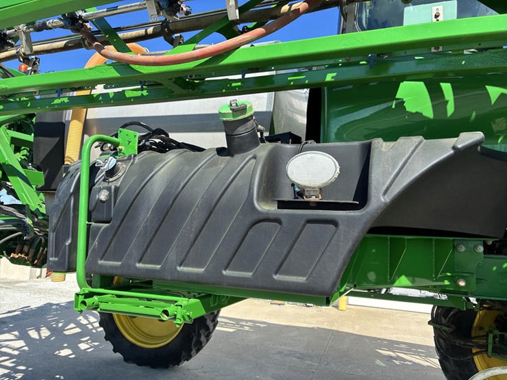 2018-john-deere-r4030-image-22