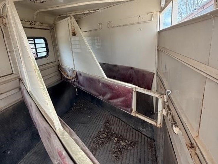 l2---1994-logan-coachman-3-horse-trailer-image-22