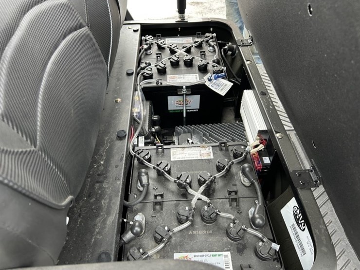 2024-envy-nv4-electric-golf-cart-image-26