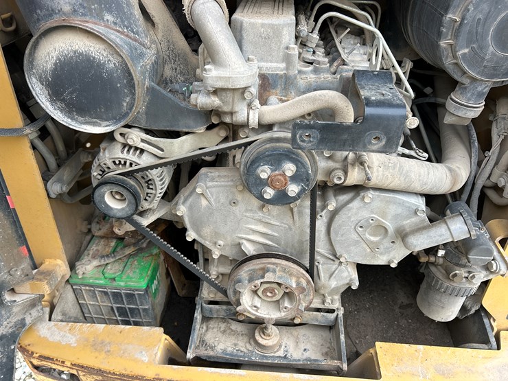 caterpillar-252b-image-19