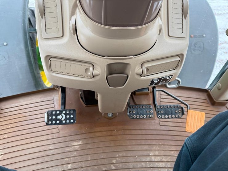 john-deere-7330-premium-image-65