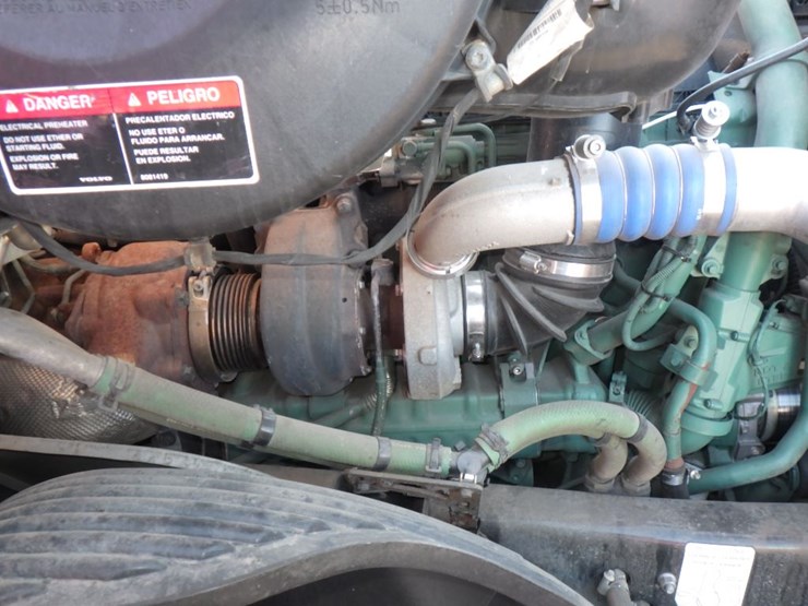 2021-volvo-vnl-760-image-23