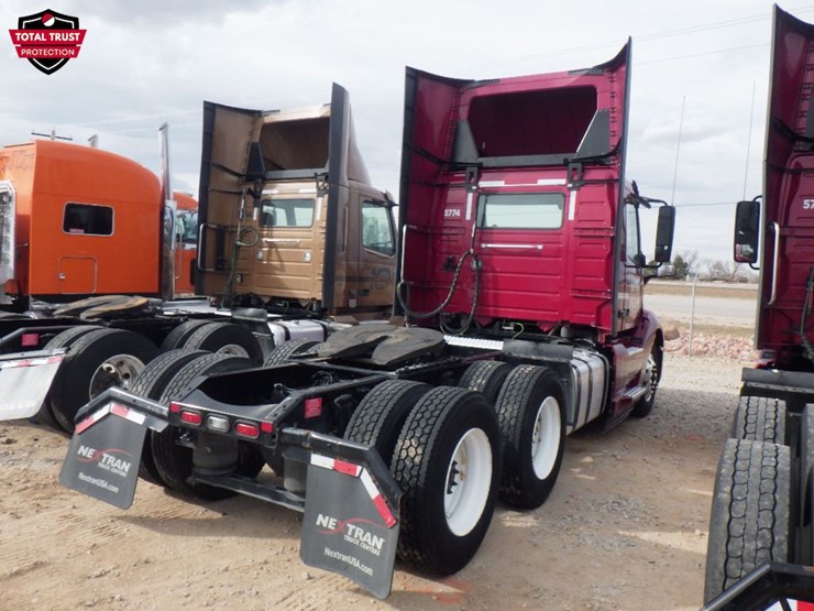 2024-volvo-vnl-300-image-7