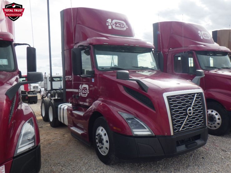 2024-volvo-vnl-300-image-3