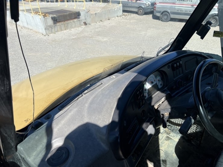 2010-caterpillar-740b-image-35