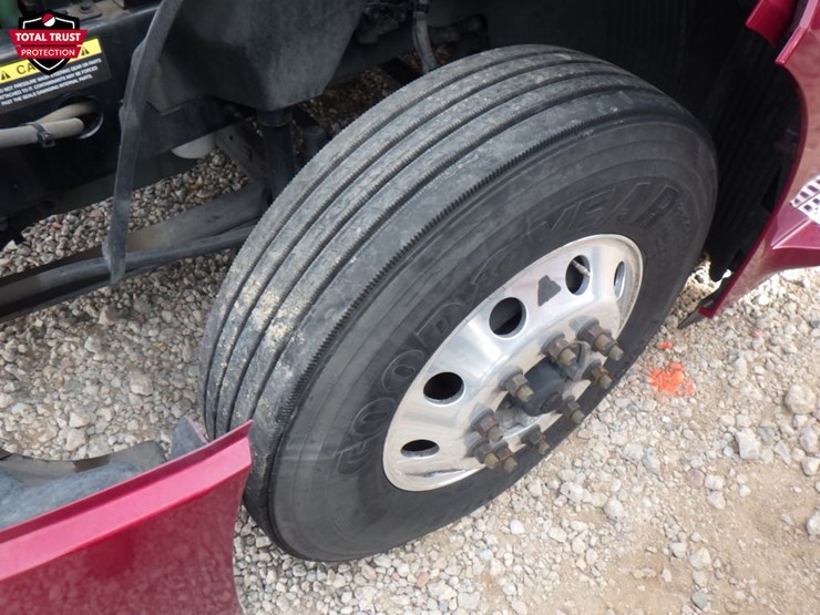 2024-volvo-vnl-300-image-20