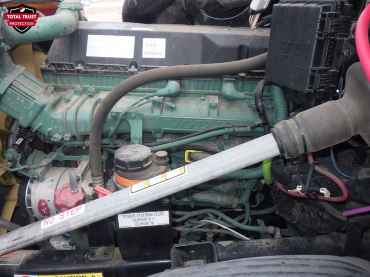 2024-volvo-vnl-300-image-19