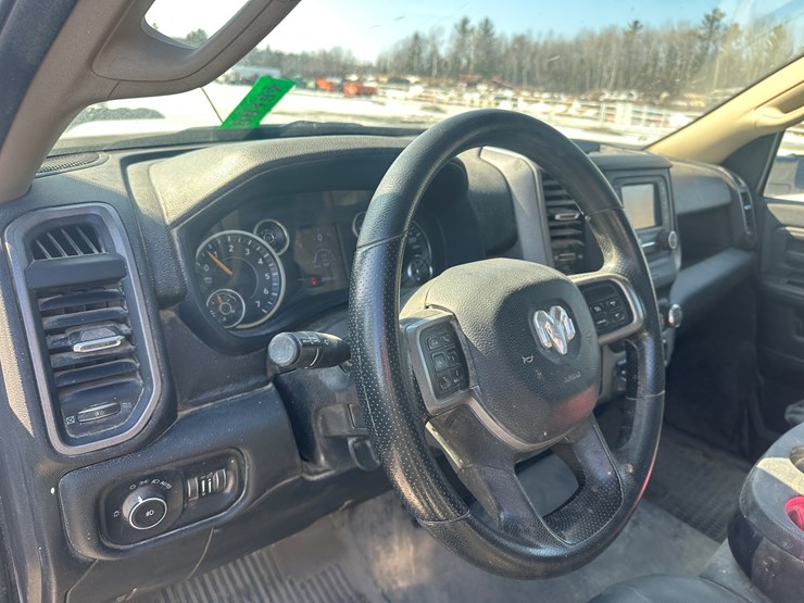 2020-dodge-3500-image-35