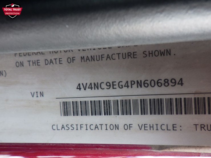 2023-volvo-vnl-300-image-20