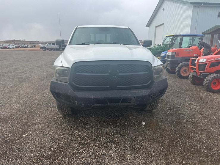 2015-dodge-1500-image-4